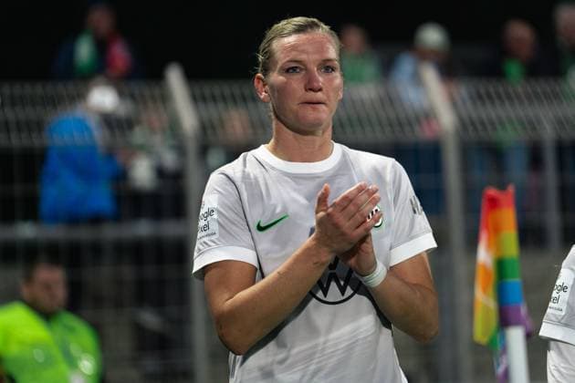 Alexandra Popp (VfL Wolfburg, 11) during the Google Pixel Frauen Bundesliga game between Bayer 04 Leverkusen and VfL Wolfsburg at Ulrich - Haberland Stadium in Levekusen, Germany Copyright: xLeoniexKiehlx xSPPx Sportspressphoto_SPR45242