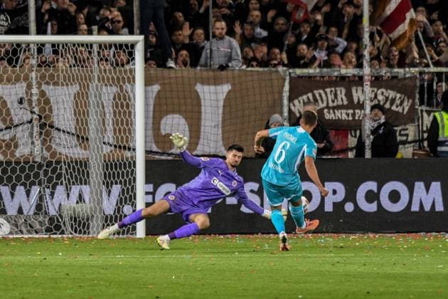 Goal for 0 3 Nikola Vasilj Pauli Grischa Prömel Hoffenheim Germany , Hamburg , Millerntorstadion , Football , 1 Bundesliga , FC St Pauli TSG Hoffenheim