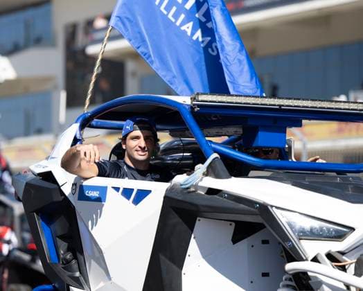October 19, 2025, Austin, Texas, USA : 55 CARLOS SAINZ Atlassian Williams Racing waving to the fans during the drivers parade Austin USA - ZUMAm147 20251019_zap_m147_008 Copyright: xHossxMcBainx