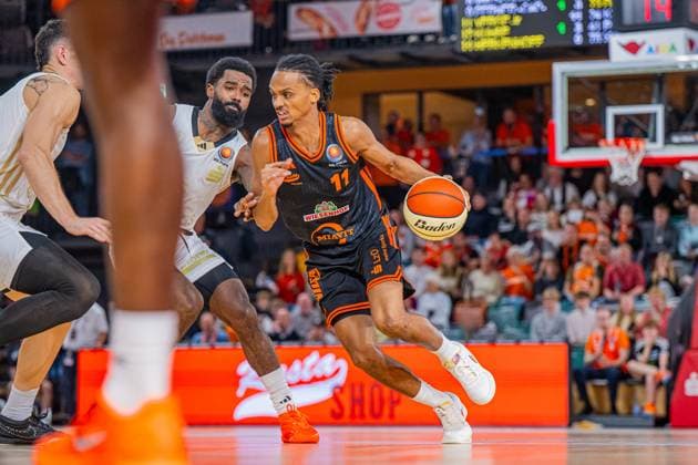 1 Basketball Bundesliga, easyCredit BBL, Season 2025 2026, Men, Cup Round of 16, 19 10 2025, RASTA Vechta NINERS Chemnitz Alonzo Verge 11 RASTA Vechta in action Vechta RASTA Dome Lower Saxony Germany