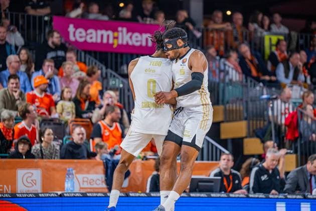 1 Basketball Bundesliga, easyCredit BBL, Season 2025 2026, Men, Cup round of 16, 19 10 2025, RASTA Vechta NINERS Chemnitz Kevin Yebo 0 NINERS Chemnitz and Kostja Mushidi 11 NINERS Chemnitz during the game Vechta RASTA Dome Lower Saxony Germany