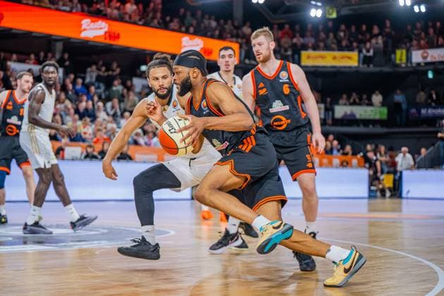 1 Basketball Bundesliga, easyCredit BBL, Season 2025 2026, Men, Cup Round of 16, 19 10 2025, RASTA Vechta NINERS Chemnitz Lloyd Pandi 41 RASTA Vechta in action Vechta RASTA Dome Lower Saxony Germany