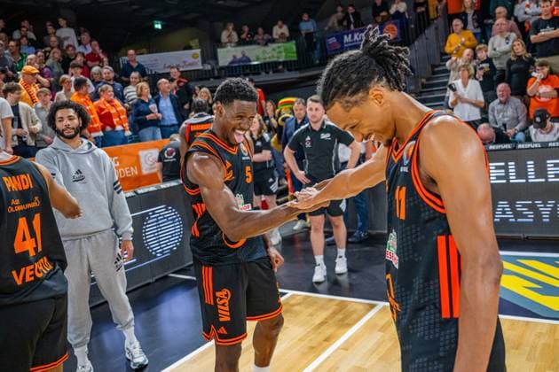 1 Basketball Bundesliga, easyCredit BBL, Season 2025 2026, Men, Cup Round of 16, 19 10 2025, RASTA Vechta NINERS Chemnitz TJ Bamba 5 RASTA Vechta shows emotions after the game Vechta RASTA Dome Lower Saxony Germany