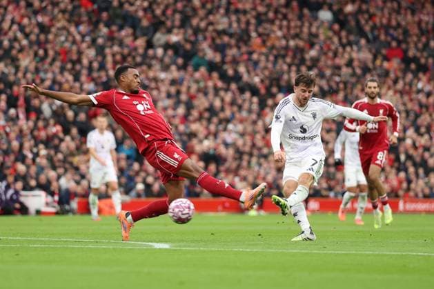 Mason Mount of Manchester United, ManU shoots at goal Liverpool v Manchester United, Premier League, Football, Anfield, Liverpool, UK - 19 Oct 2025Liverpool Anfield United Kingdom EDITORIAL USE ONLY No use with unauthorised audio, video, data, fixture lists, club league logos or live services. Online in-match use limited to 120 images, no video emulation. No use in betting, games or single club league player publications.  Copyright: xRyanxBrowne Shutterstockx 15548302cr
