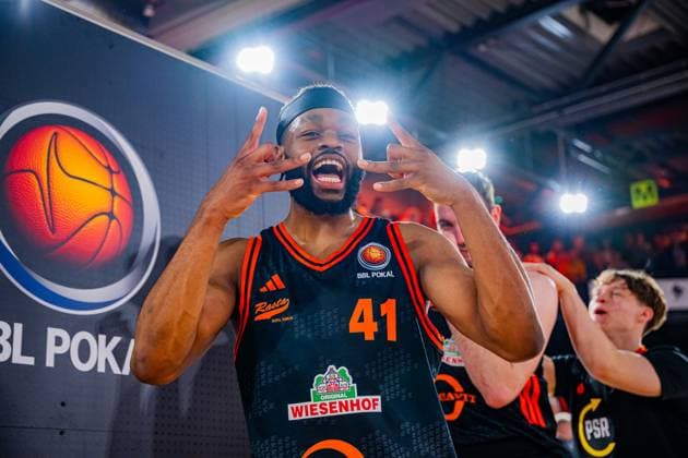 1 Basketball Bundesliga, easyCredit BBL, Season 2025 2026, Men, Cup Round of 16, 19 10 2025, RASTA Vechta NINERS Chemnitz Lloyd Pandi 41 RASTA Vechta shows emotions after the game Vechta RASTA Dome Lower Saxony Germany