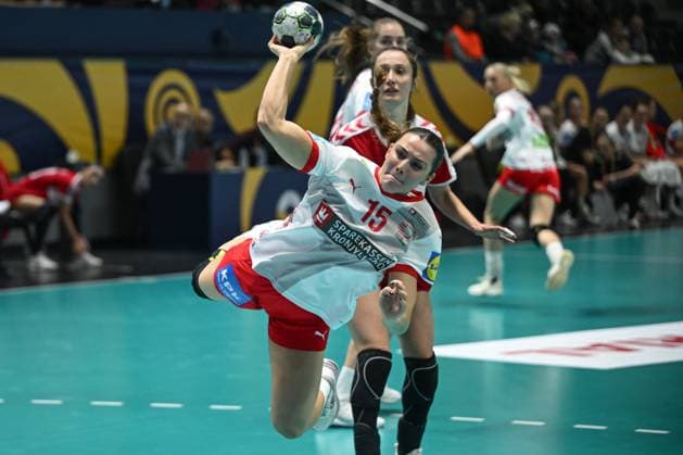 Turkiye v Denmark - EHF 2025 Women s European Handball Championship ANKARA, TURKIYE - OCTOBER 19: Sofie Larsen (15) of Denmark in action during the second match of the EHF 2025 Women s European Handball Championship between Turkiye and Denmark at Prof. Dr. Yasar Sevim Sports Hall in Ankara, Turkiye on October 19, 2025. Abdullah Güçlü Anadolu Ankara Turkey. Editorial use only. Please get in touch for any other usage.  Copyright: x2025xAnadoluxAbdullahxGüclüx