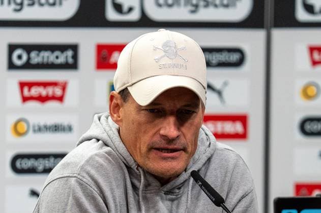 Germany, Soccer, 1 Bundesliga, Matchday 7 2025 2026, FC St Pauli TSG Hoffenheim on 19 10 in Hamburg Millerntor Stadion Alexander Blessin Coach FC St Pauli at the PK after the match Copyright: xSvenxHeidmannx