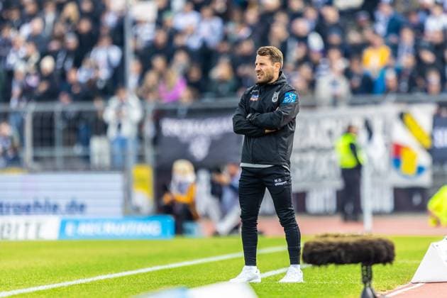 Football, Season 2025 2026, 3 Liga, Donaustadion Ulm, 11 Matchday, SSV Ulm 1846 Football FC Energie Cottbus, 19 10 2025 19 10 2025, Football, Season 2025 2026, 3 Liga, Donaustadion Ulm, 11 Matchday, SSV Ulm 1846 Football FC Energie Cottbus, Coach Moritz Glasbrenner SSV Ulm 1846 Football Photo Lucca Fundel Ulm Donaustadion Baden Württemberg Germany