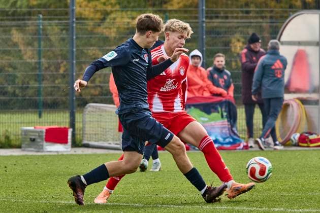 B Junioren Bundesliga U17 DFB Nachwuchsliga, FC Bayern München U17 vs SpVgg Unterhaching U17 , München FC Bayern, München FC Bayern U17 , Unterhaching SpVgg U17 , Unterhaching SpVgg, 2025 10 19 in München FC Bayern Campus HOROSZCZAK Kuba FC Bayern München U17 ST Nr 7 FCB U177 , BORNE Ferdinand SpVgg Unterhaching U17 Innenverteidiger Nr 5 UHG U175 sportworld München FC Bayern Campus Bayern Bayern Deutschland