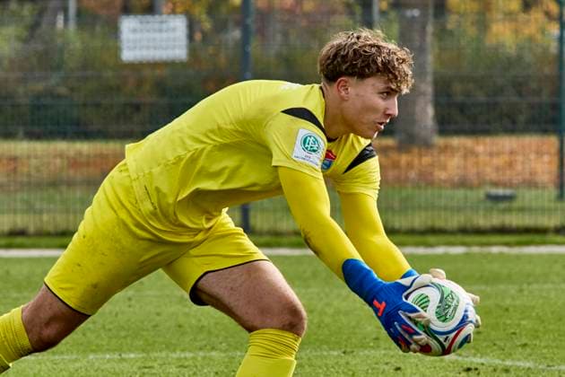 B Junioren Bundesliga U17 DFB Nachwuchsliga, FC Bayern München U17 vs SpVgg Unterhaching U17 , München FC Bayern, München FC Bayern U17 , Unterhaching SpVgg U17 , Unterhaching SpVgg, 2025 10 19 in München FC Bayern Campus BERGER Arvin SpVgg Unterhaching U17 Goalkeeper Nr 1 UHG U171 sportworld München FC Bayern Campus Bayern Germany