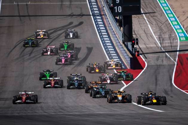 F1 - UNITED STATES GRAND PRIX 2025 01 VERSTAPPEN Max (nld), Red Bull Racing RB21, 04 NORRIS Lando (gbr), McLaren F1 Team MCL39, 16 LECLERC Charles (mco), Scuderia Ferrari SF-25, 63 RUSSELL George (gbr), Mercedes AMG F1 Team W16, action, start of the race, depart, during the 2025 Formula 1 United States Grand Prix, 19th round of the 2025 FIA Formula One World Championship, WM, Weltmeisterschaft from October 17 to 19, 2025 on the Circuit of the Americas, in Austin, Texas, United States of America - AustinUnited States  Copyright: xEricxAlonsox