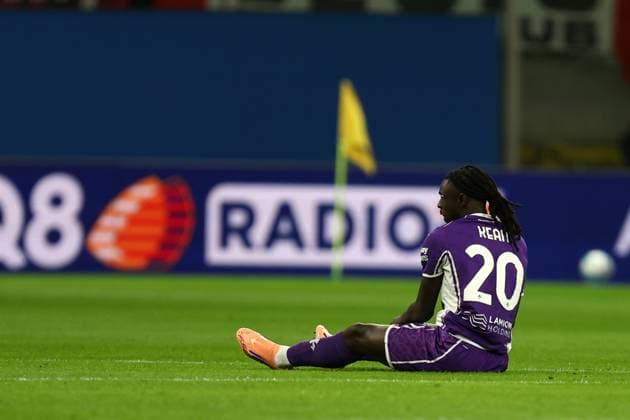 Moise Kean (Acf Fiorentina) lies on the ground, Serie A, AC Milan v ACF Fiorentina, Giuseppe Meazza, October 19, 2025, Milan, Italy.