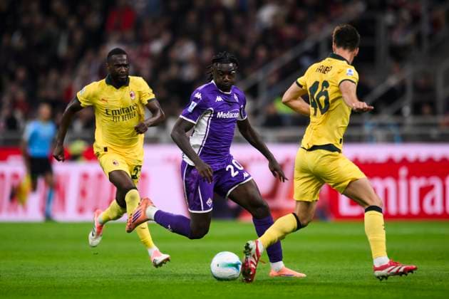 AC Milan v ACF Fiorentina - Serie A Moise Kean of ACF Fiorentina is challenged by Fikayo Tomori of AC Milan and Matteo Gabbia of AC Milan during the Serie A football match between AC Milan and ACF Fiorentina. Milan Italy Copyright: xNicolòxCampox