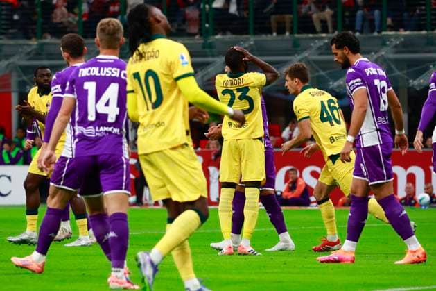 AC Milan v ACF Fiorentina - Serie A Fikayo Tomori plays during the Serie A match between AC Milan and Fiorentina at Giuseppe Meazza stadium in Milano, Italy, on October 19, 2025. Milano Milano Italy  Copyright: xMairoxCinquettix originalFilename:cinquetti-acmilanv251019_npYz0.jpg