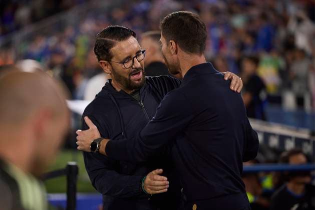 Jose Bordalas, head coach (Getafe CF) and Xabi Alonso Head coach (Real Madrid CF) gestures during the LaLiga EA Sports match between Getafe CF v Real Madrid at Coliseum on October 19, 2025 in Getafe, Spain. (Photo by Manu Reino DeFodi Images) Jose Bordalas, head coach Getafe CF and Xabi Alonso Head coach Real Madrid CF gestures during the LaLiga EA Sports match between Getafe CF v Real Madrid at Coliseum on October 19, 2025 in Getafe, Spain Photo by Manu Reino DeFodi Images