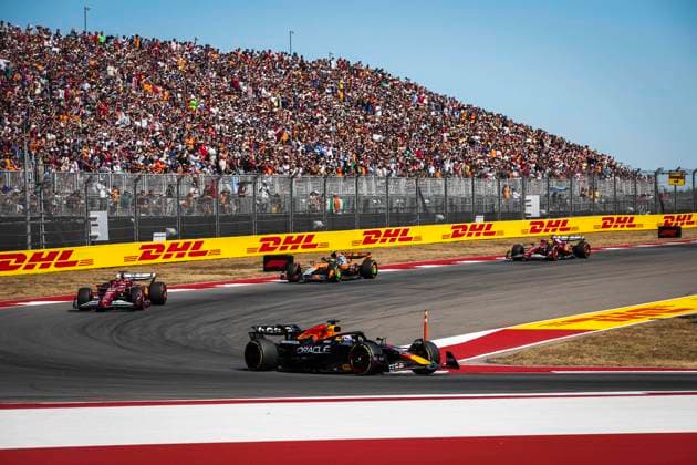 F1 - UNITED STATES GRAND PRIX 2025 01 VERSTAPPEN Max (nld), Red Bull Racing RB21, 16 LECLERC Charles (mco), Scuderia Ferrari SF-25, action during the 2025 Formula 1 United States Grand Prix, 19th round of the 2025 FIA Formula One World Championship, WM, Weltmeisterschaft from October 17 to 19, 2025 on the Circuit of the Americas, in Austin, Texas, United States of America - AustinUnited States Copyright: xXavixBonillax