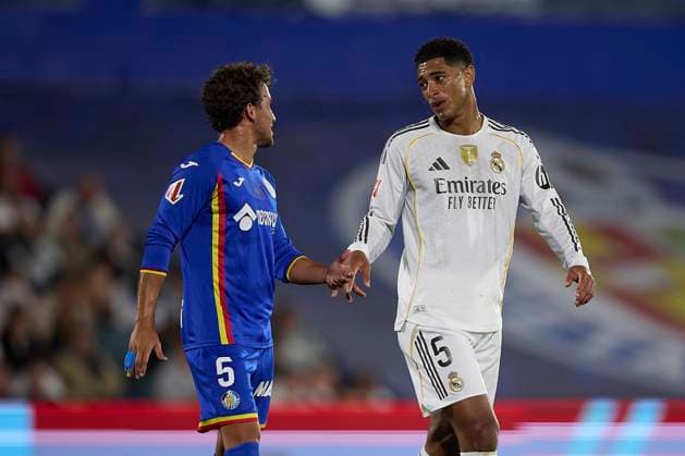 Jude Bellingham (Real Madrid CF) and Luis Milla (Getafe CF) talks during the LaLiga EA Sports match between Getafe CF v Real Madrid at Coliseum on October 19, 2025 in Getafe, Spain. (Photo by Manu Reino DeFodi Images) Jude Bellingham Real Madrid CF and Luis Milla Getafe CF talks during the LaLiga EA Sports match between Getafe CF v Real Madrid at Coliseum on October 19, 2025 in Getafe, Spain Photo by Manu Reino DeFodi Images