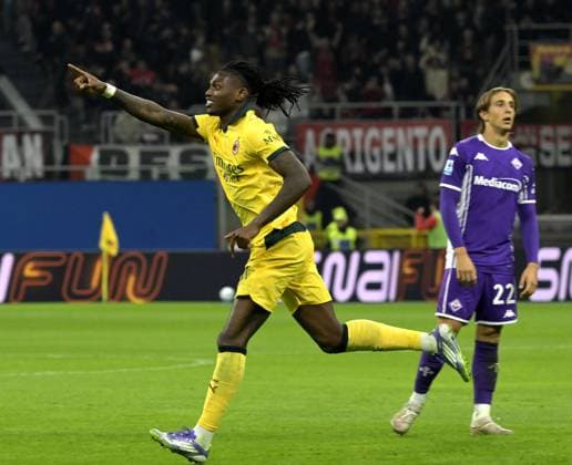 Foto IPP Paolo Bona Milano 19 10 2025 Campionato Serie A di Calcio stagione 2025 2026 partita Milan-Fiorentina Nella foto Rafael Leao esulta dopo il gol del 1-1 Italy Photo Press Worldwide Copyright italy Italy ITALY  Copyright: xR4924_italyphotopressx