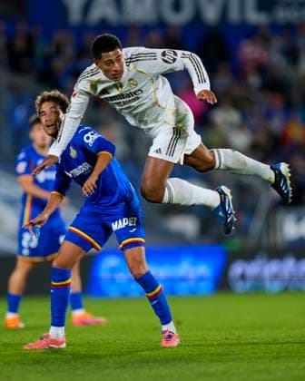 ESP: Getafe CF - Real Madrid CF. La Liga EA Sports. Date 9 Jude Bellingham of Real Madrid CF and Luis Milla of Getafe CF during the La Liga EA Sports match between Getafe CF and Real Madrid CF played at Coliseum Stadium on October 19, 2025 in Madrid. kpng Copyright: xCesarxCebollax xPRESSINx PS_2501019_GET_RMA_2526_055