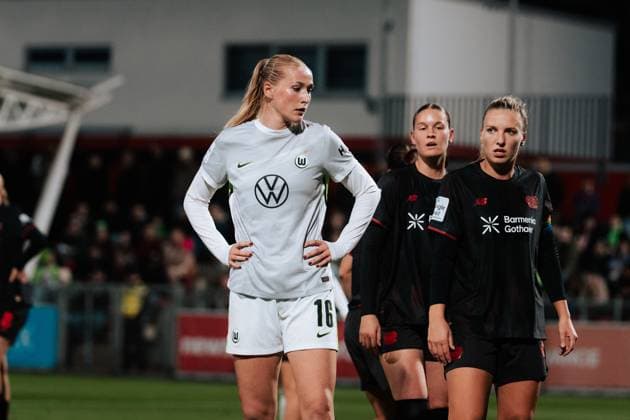 19 10 25, Women, Soccer, Google Pixel Women Bundesliga, Season 2025 2026, Bayer 04 Leverkusen VfL Wolfsburg, 7 Matchday Camilla Küver 16 VfL Wolfsburg Leverkusen Ulrich Haberland Stadion NRW Germany