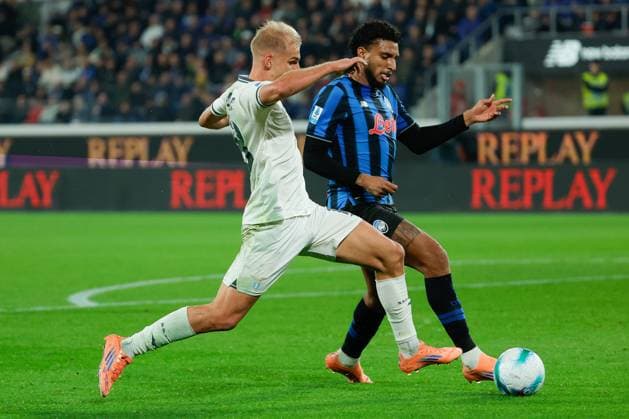 October 19, 2025, Bergamo, Italy: Gustav Isaksen of S.S. Lazio and Ederson JosÃ dos Santos Lourenco da Silva, of Atalanta BC seen in action during the Italian Serie A soccer match between Atalanta BC Vs SS Lazio at New Balance Arena. Final score Atalanta BC 0 : 0 S S Lazio Bergamo Italy - ZUMAs197 20251019_aaa_s197_317 Copyright: xEmanuelexPennacchiox