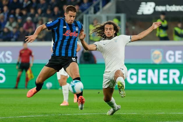 October 19, 2025, Bergamo, Italy: Mario Pasalic of Atalanta BC and MattÃ o Guendouzi of S.S. Lazio seen in action during the Italian Serie A soccer match between Atalanta BC Vs SS Lazio at New Balance Arena. Final score Atalanta BC 0 : 0 S S Lazio Bergamo Italy - ZUMAs197 20251019_aaa_s197_322 Copyright: xEmanuelexPennacchiox
