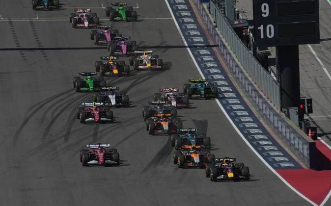 FORMULA 1 MSC CRUISES UNITED STATES GRAND PRIX 2025 19 10 2025, Circuit of The Americas, Austin, FORMULA 1 MSC CRUISES UNITED STATES GRAND PRIX 2025 , pictured race start , Max Verstappen NLD , Oracle Red Bull Racing, Lando Norris GBR , McLaren F1 Team, Charles Leclerc MCO , Scuderia Ferrari HP, Lewis Hamilton GBR , Oscar Piastri AUS , Nico Hülkenberg DEU , Stake F1 Team Kick Sauber nordphotoxGmbHx xBratic nph00250