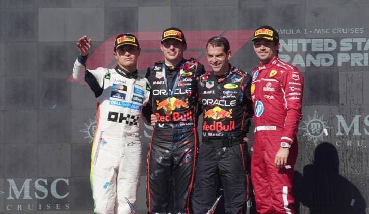FORMULA 1 MSC CRUISES UNITED STATES GRAND PRIX 2025 19 10 2025, Circuit of The Americas, Austin, FORMULA 1 MSC CRUISES UNITED STATES GRAND PRIX 2025 , in the picture winner Max Verstappen NLD , Oracle Red Bull Racing, 2nd place for Lando Norris GBR , McLaren F1 Team, 3rd place for Charles Leclerc MCO , Scuderia Ferrari HP, chief mechanic Chris Gent Oracle Red Bull Racing nordphotoxGmbHx xBratic nph00250