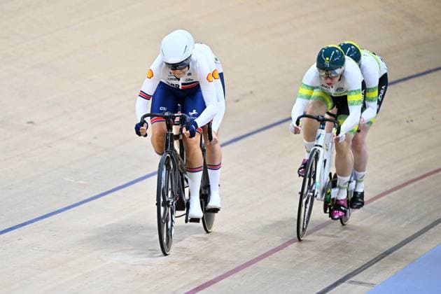 2025 UCI Para-Cycling Track World Championships Picture by Simon Wilkinson SWpix.com - 19 10 2025 - Cycling - 2025 UCI Para-Cycling Track World Championships - Rio Olympic Velodrome, Rio de Janeiro, Brazil - WB Sprint Final for Gold - Elizabeth Jordan (Great Britain) piloted by Danielle Khan (Great Britain) Copyright: x xSWpix.comx(t axPhotographyxHubxLtd)xSimonxWilkinson SWpix.comx SWP-3030-10299
