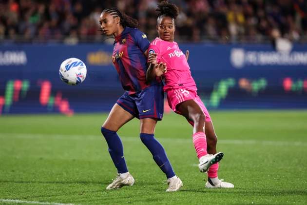October 19, 2025, Sant Joan Despi, Barcelona, Spain: Salma Celeste Paralluelo Ayingono of FC Barcelona, Barca and Maria De Los Angeles Carrion Egido of Granada CF in action during the Spanish Women league, Liga F, football match played between FC Barcelona and Granada CF at Johan Cruyff Stadium on October 19, 2025 in Sant Joan Despi, Barcelona. Sant Joan Despi Spain - ZUMAa181 20251019_zaa_a181_277 Copyright: xJavierxBorregox