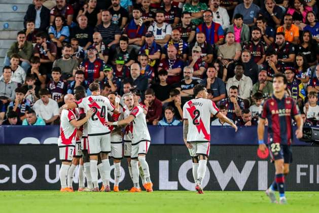 October 19, 2025, Valencia, Valencia, SPAIN: Alvaro Garcia of Rayo Vallecano celebrates a goal with teammates during the Spanish league, LaLiga EA Sports, football match played between Levante UD and Rayo Vallecano at Ciutat de Valencia stadium on October 19, 2025, in Valencia, Spain. Valencia SPAIN - ZUMAa181 20251019_zaa_a181_293 Copyright: xIvanxTerronx