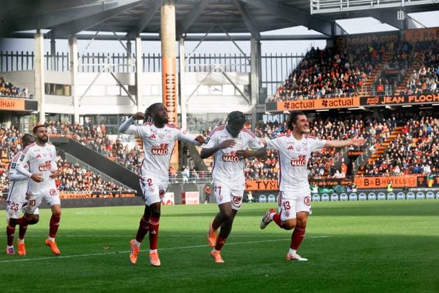 FC Lorient v Stade Brestois 29 - Ligue 1 McDonald s 2025 2026 02 Bradley LOCKO (sb29) - 07 Junior DINA EBIMBE (sb29) - 13 Joris CHOTARD (sb29) during the Ligue 1 McDonald s match between Lorient and Brest at Stade du Moustoir on October 19, 2025 in Lorient, France. Lorient France  Copyright: xFEPx 776348157