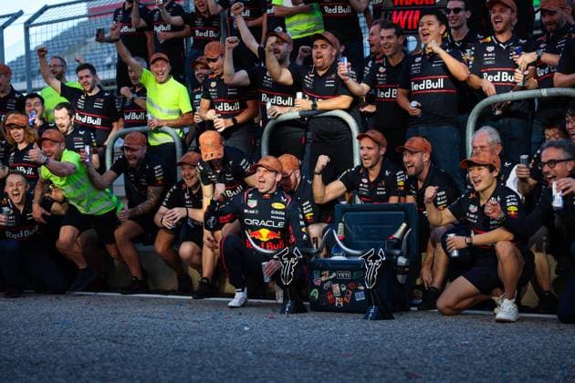 F1 - UNITED STATES GRAND PRIX 2025 celebration VERSTAPPEN Max (ned), Red Bull Racing RB21, TSUNODA Yuki (jap), Red Bull Racing RB21, portrait, during the 2025 Formula 1 United States Grand Prix, 19th round of the 2025 FIA Formula One World Championship, WM, Weltmeisterschaft from October 17 to 19, 2025 on the Circuit of the Americas, in Austin, Texas, United States of America - AustinUnited States Copyright: xANTONINxVINCENTx