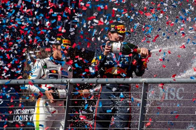 October 19, 2025: Lando Norris (4) Second Place, Max Verstappen (1) First Place celebrate their podium win at the Formula 1 MSC Cruises United States Grand Prix, Circuit of the Americas. Austin, Texas. CSM Austin United States of America - ZUMAc04_ 20251019_faf_c04_023 Copyright: xMarioxCantux