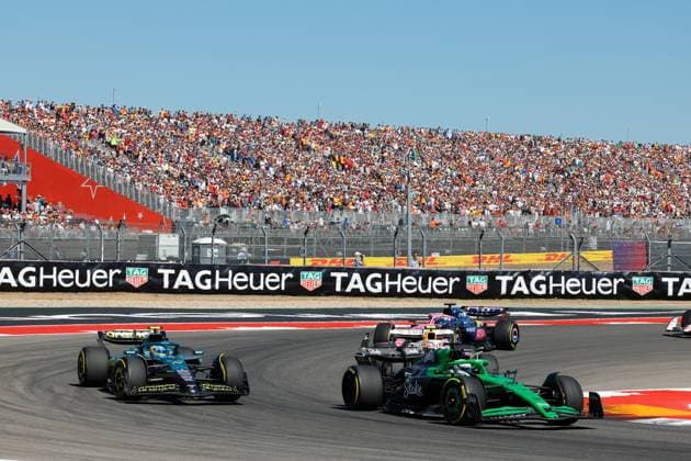 19.10.2025, Circuit of The Americas, Austin, FORMULA 1 MSC CRUISES UNITED STATES GRAND PRIX 2025 , im Bild Nico Hülkenberg (DEU), Stake F1 Team Kick Sauber, Fernando Alonso (ESP), Aston Martin Aramco Cognizant Formula One Team, Liam Lawson (NZL), Visa Cash App RB Formula One Team (Photo by Hasan Bratic DeFodi Images) 19 10 2025, Circuit of The Americas, Austin, FORMULA 1 MSC CRUISES UNITED STATES GRAND PRIX 2025 , pictured Nico Hülkenberg DEU , Stake F1 Team Kick Sauber, Fernando Alonso ESP , Aston Martin Aramco Cognizant Formula One Team, Liam Lawson NZL , Visa Cash App RB Formula One Team Photo by Hasan Bratic DeFodi Images