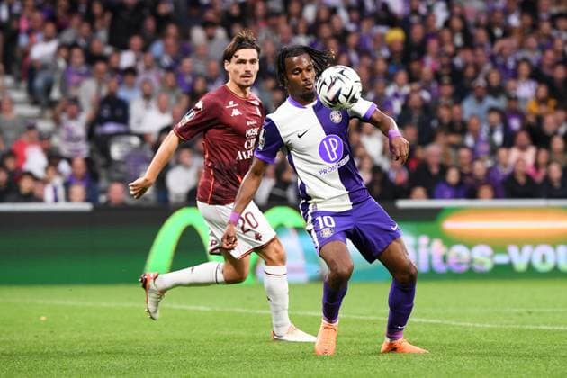 Toulouse FC v FC Metz - Ligue 1 McDonald s 2025 2026 10 Yann GBOHO (tfc) during the Ligue 1 McDonald s match between Toulouse and Metz at Stadium de Toulouse on October 19, 2025 in Toulouse, France. Toulouse France  Copyright: xFEPx 776348159