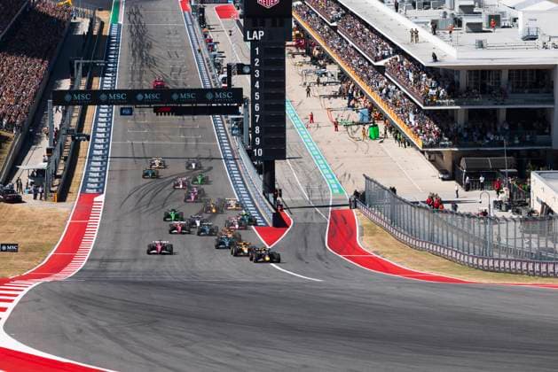 Formula 1 MSC Cruises United States Grand Prix 2025 Alexis Perrin OVERTAKE MAXPPP - Austin 19 10 2025 Race start 01 VERSTAPPEN Max (nld), Oracle Red Bull Racing, action, 04 NORRIS Lando (gbr), McLaren F1 Team, action, 16 LECLERC Charles (mon), Scuderia Ferrari HP, action, 81 PIASTRI Oscar (aus), McLaren F1 Team, action, 44 HAMILTON Lewis (gbr), Scuderia Ferrari HP, action at the Formula 1 MSC Cruises United States Grand Prix 2025, the 19th round of the 2025 FIA Formula 1 World Championship, WM, Weltmeisterschaft at the Circuit of The Americas in Austin, Texas, United States, from October 16 to 19, 2025 Austin Circuit of The Americas United States  Copyright: xOVERTAKE MAXPPPxAlexisxPerrinx OVT202510209190 OVT202510209190