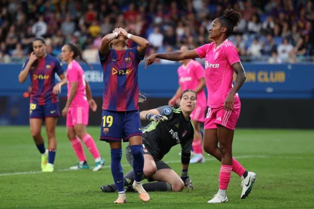 ESP: FC Barcelona, Barca - Granada CF. La Liga F. Date 8 Vicky Lopez of FC Barcelona during the La Liga F match between FC Barcelona and Granada CF played at Johan Cruyff Stadium on October 19 2025 in Barcelona, Spain. Copyright: xMiguelxMarruffox xPRESSINx MM_251018_BARW_GRA_2526_1298