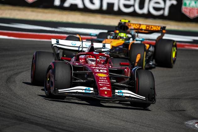 F1 - UNITED STATES GRAND PRIX 2025 16 LECLERC Charles (mco), Scuderia Ferrari SF-25, action 04 NORRIS Lando (gbr), McLaren F1 Team MCL39, action during the 2025 Formula 1 United States Grand Prix, 19th round of the 2025 FIA Formula One World Championship, WM, Weltmeisterschaft from October 17 to 19, 2025 on the Circuit of the Americas, in Austin, Texas, United States of America - AustinUnited States  Copyright: xXavixBonillax