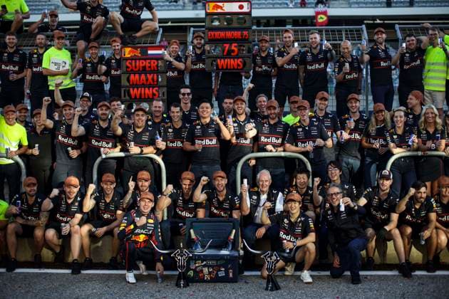 F1 - UNITED STATES GRAND PRIX 2025 Red Bull Racing celebration victory MARKO Helmut (aut), Drivers™ Manager of Red Bull Racing, portrait MEKIES Laurent (fra), CEO of Red Bull Racing, portrait TSUNODA Yuki (jap), Red Bull Racing RB21, portrait, VERSTAPPEN Max (ned), Red Bull Racing RB21, portrait during the 2025 Formula 1 United States Grand Prix, 19th round of the 2025 FIA Formula One World Championship, WM, Weltmeisterschaft from October 17 to 19, 2025 on the Circuit of the Americas, in Austin, Texas, United States of America - AustinUnited States  Copyright: xXavixBonillax