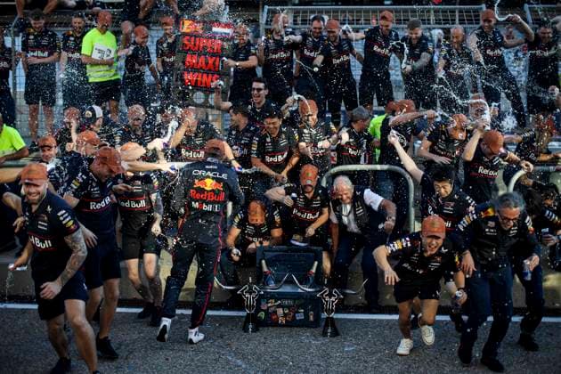 F1 - UNITED STATES GRAND PRIX 2025 Red Bull Racing celebration victory MARKO Helmut (aut), Drivers™ Manager of Red Bull Racing, portrait MEKIES Laurent (fra), CEO of Red Bull Racing, portrait TSUNODA Yuki (jap), Red Bull Racing RB21, portrait, VERSTAPPEN Max (ned), Red Bull Racing RB21, portrait during the 2025 Formula 1 United States Grand Prix, 19th round of the 2025 FIA Formula One World Championship, WM, Weltmeisterschaft from October 17 to 19, 2025 on the Circuit of the Americas, in Austin, Texas, United States of America - AustinUnited States  Copyright: xXavixBonillax