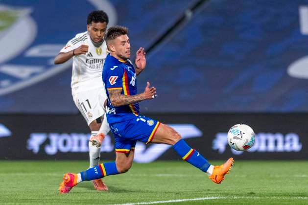 October 20, 2025, Madrid, Madrid, Spain: RODRYGO GOES of Real Madrid CF shoots for goal during the match belonging to the 25 26 season of La Liga EA soccer Ã¢â‚¬oe GETAFE CF vs. REAL MADRID CF Ã¢â‚¬Â held on October 19, 2025, at the Coliseum Stadiumo, Madrid, Spain. Madrid Spain - ZUMAc312 20251020_zsp_c312_108 Copyright: xOscarxManuelxSanchezx