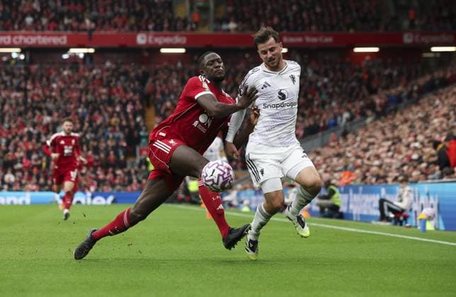 Liverpool v Manchester Unuted, FA Premier League Liverpool v Manchester United, ManU FA Premier League. Ibrahima Konaté of Liverpool and Mason Mount of Manchester United. 19.10.2025  Copyright: xBradleyxOrmesherx NINTCHDBPICT001032369273