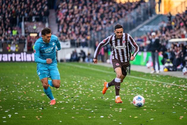 Soccer I Men I Season 2025 2026 I Bundesliga I 7 Matchday I FC St Pauli TSG 1899 Hoffenheim I 19 10 2025 Robin Hranac 2, TSG 1899 Hoffenheim , Mathias Pereira Position 28, FC St Pauli Hamburg Millerntor Stadion Hamburg Germany Copyright: xLobecax xHenningxRohlfsx