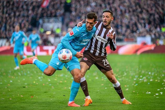 Soccer I Men I Season 2025 2026 I Bundesliga I 7 Matchday I FC St Pauli TSG 1899 Hoffenheim I 19 10 2025 Robin Hranac 2, TSG 1899 Hoffenheim , Mathias Pereira Position 28, FC St Pauli Hamburg Millerntor Stadion Hamburg Germany Copyright: xLobecax xHenningxRohlfsx