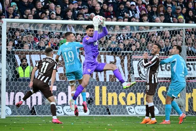 Soccer I Men I 1 Bundesliga l FC St Pauli TSG Hoffenheim I 07 Matchday I Season 2025 2026 I St Pauli I 19 10 2025 I v l Pyrka Arkadiusz St Pauli , Lemperle Tim TSG Hoffenheim , Vasilj Nikola St Pauli , Sportplatz Millerntor Stadion, St Pauli Hamburg Germany