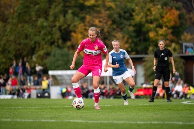 Maximiliane Rall VfB Stuttgart, 08 on the ball, GER, VfB Stuttgart vs 1 FFC Turbine Potsdam, Football, Women, 2 Bundesliga, Matchday 8, Season 2025 2026, 20 10 2025 GER, VfB Stuttgart vs 1 FFC Turbine Potsdam, Football, Women, 2 Bundesliga, Matchday 8, Season 2025 2026, 20 10 2025 Bad Cannstatt Copyright: xEibner-Pressefoto Memmlerx EP_MMR
