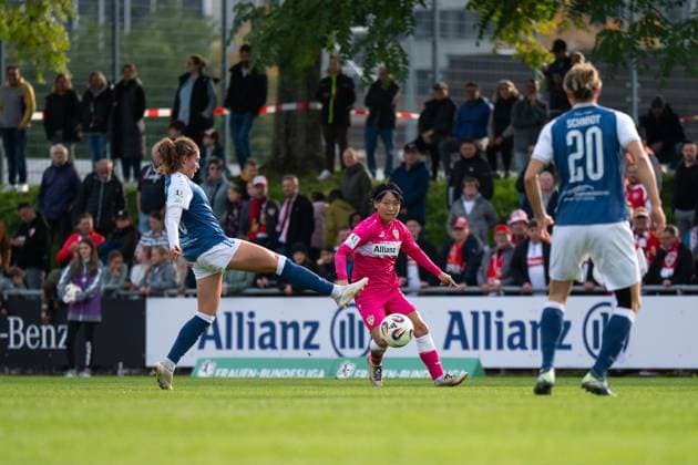 Yuka Hirano VfB Stuttgart, 19 on the ball in a duel, GER, VfB Stuttgart vs 1 FFC Turbine Potsdam, Soccer, Women, 2 Bundesliga, Matchday 8, Season 2025 2026, 20 10 2025 GER, VfB Stuttgart vs 1 FFC Turbine Potsdam, Soccer, Women, 2 Bundesliga, Matchday 8, Season 2025 2026, 20 10 2025 Bad Cannstatt Copyright: xEibner-Pressefoto Memmlerx EP_MMR