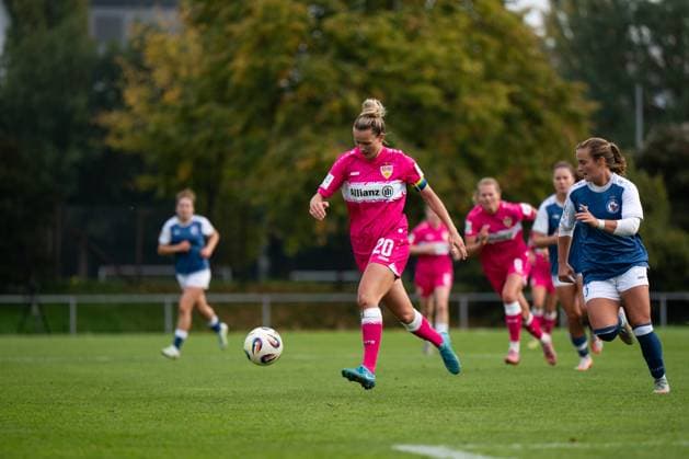 Jana Beuschlein VfB Stuttgart, 20 on the ball, GER, VfB Stuttgart vs 1 FFC Turbine Potsdam, Football, Women, 2 Bundesliga, Matchday 8, Season 2025 2026, 20 10 2025 GER, VfB Stuttgart vs 1 FFC Turbine Potsdam, Football, Women, 2 Bundesliga, Matchday 8, Season 2025 2026, 20 10 2025 Bad Cannstatt Copyright: xEibner-Pressefoto Memmlerx EP_MMR