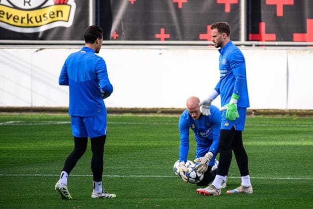 LEVERKUSEN, GERMANY - 20 OCTOBER, 2025: Janis Blaswich, Niklas Lomb, Mark Flekken - UEFA Champions League, Pre match practice FC Bayer 04 Leverkusen at BayArena.  Copyright: xVITALIIxKLIUIEVx
